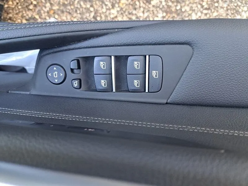 bmw serija 5 520d*steptronic* - slika 8