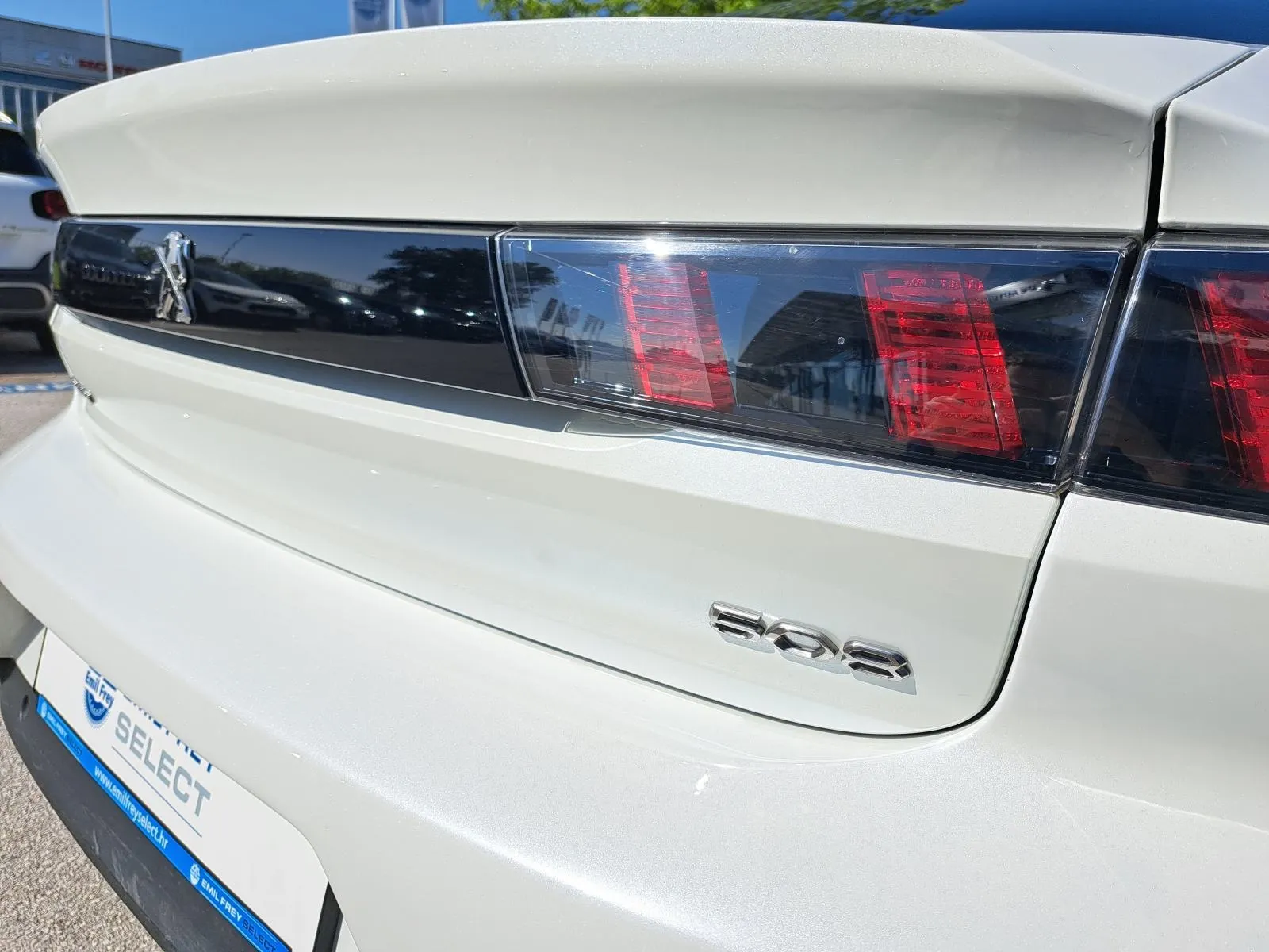 peugeot 508 bluehdi 130 allure eat8 - slika 18