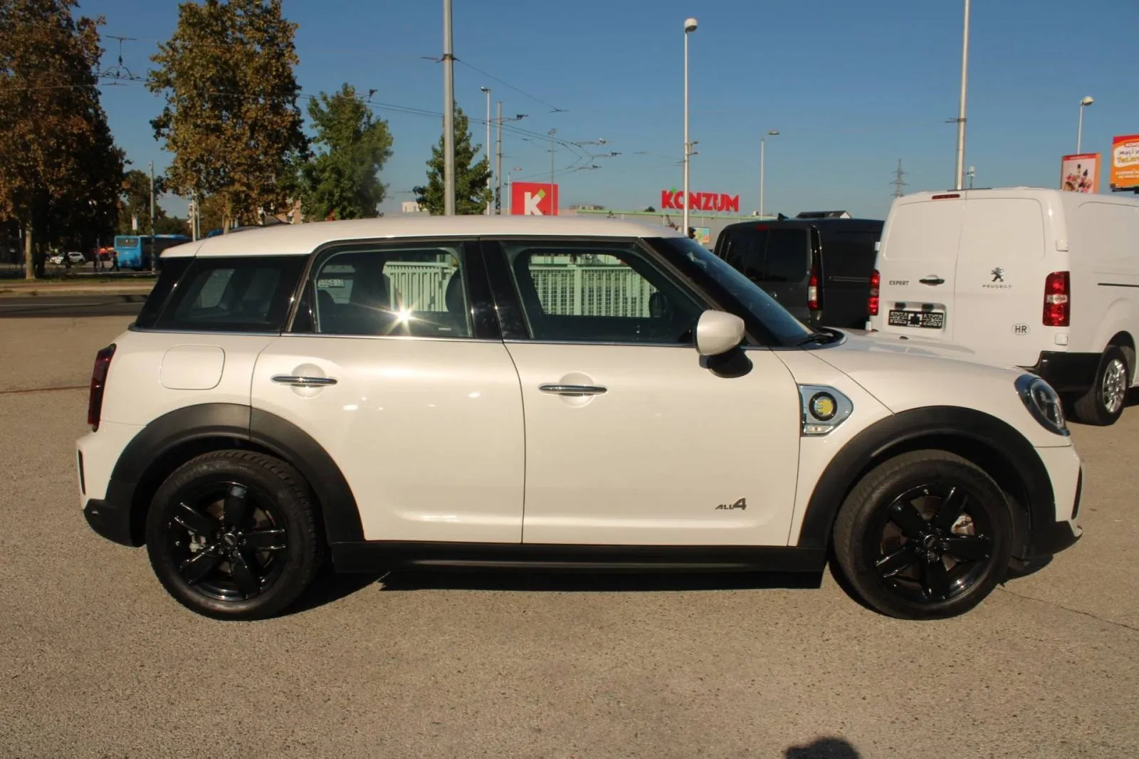 mini countryman se all4 automatik *led, navigacija, kamera* - slika 4