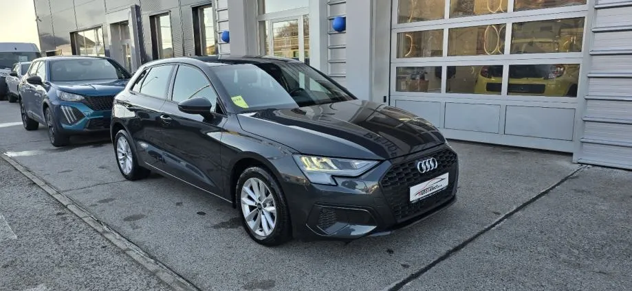 audi a3 30 tdi s tronic - 2022 - 130.000km - navi - led - reg 1 god !! - slika 2