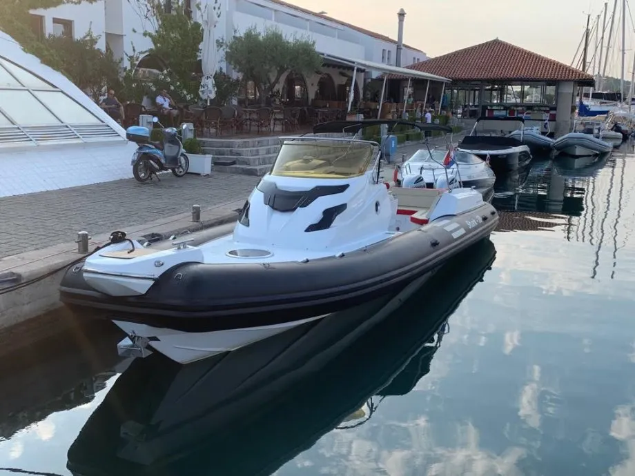 shark 38 - novo model 2026 gumenjak sa kabinom, motori 2 x 250 - slika 17