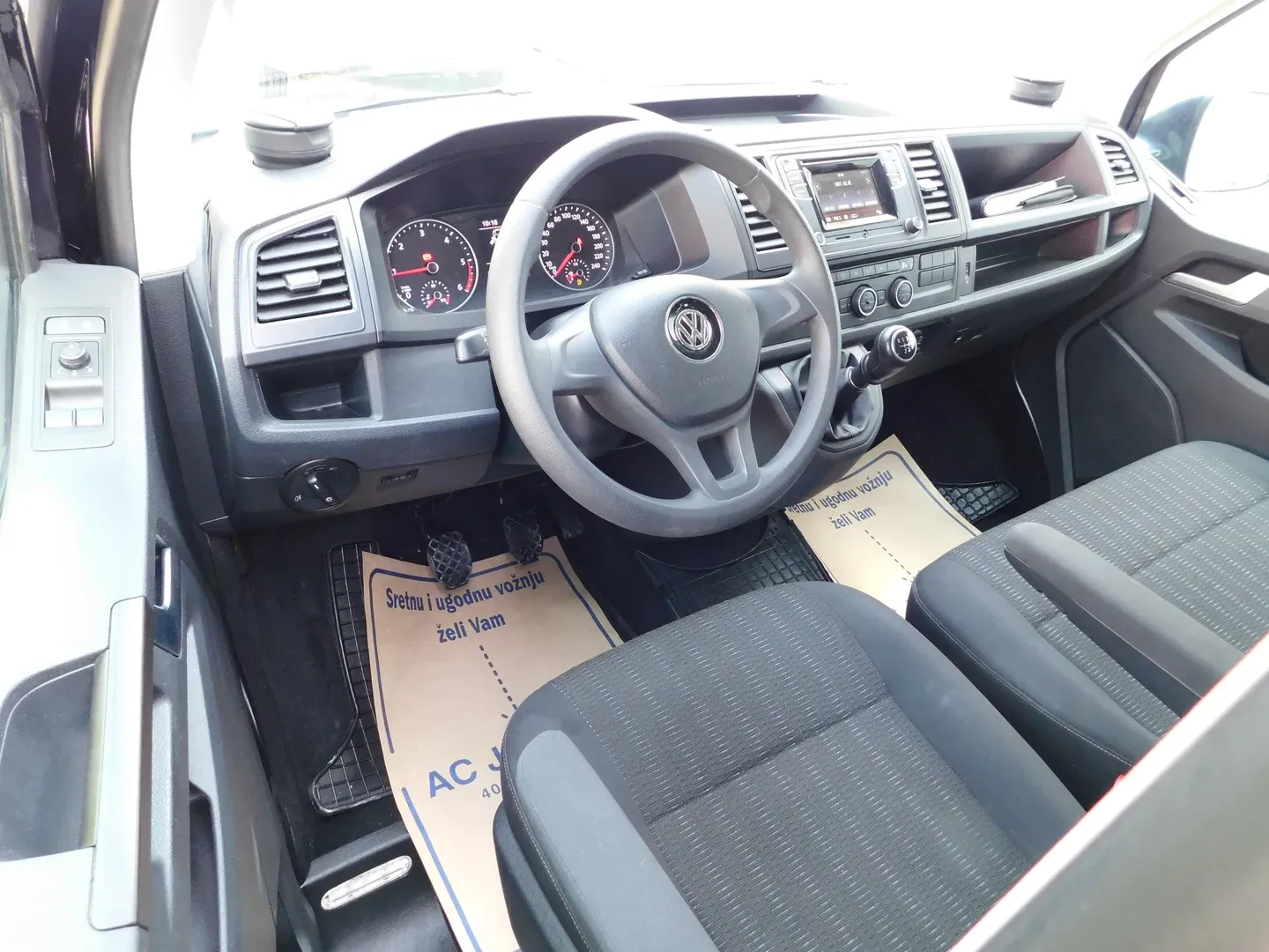 05936 vw caravelle comfortline 2.0 tdi - slika 8