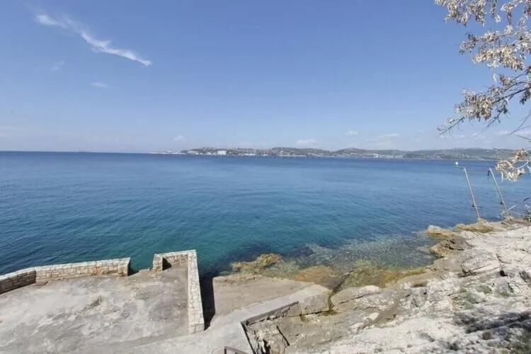 umag okolica-rijetkost na tržištu , kuća direktno na moru (prodaja) - slika 14