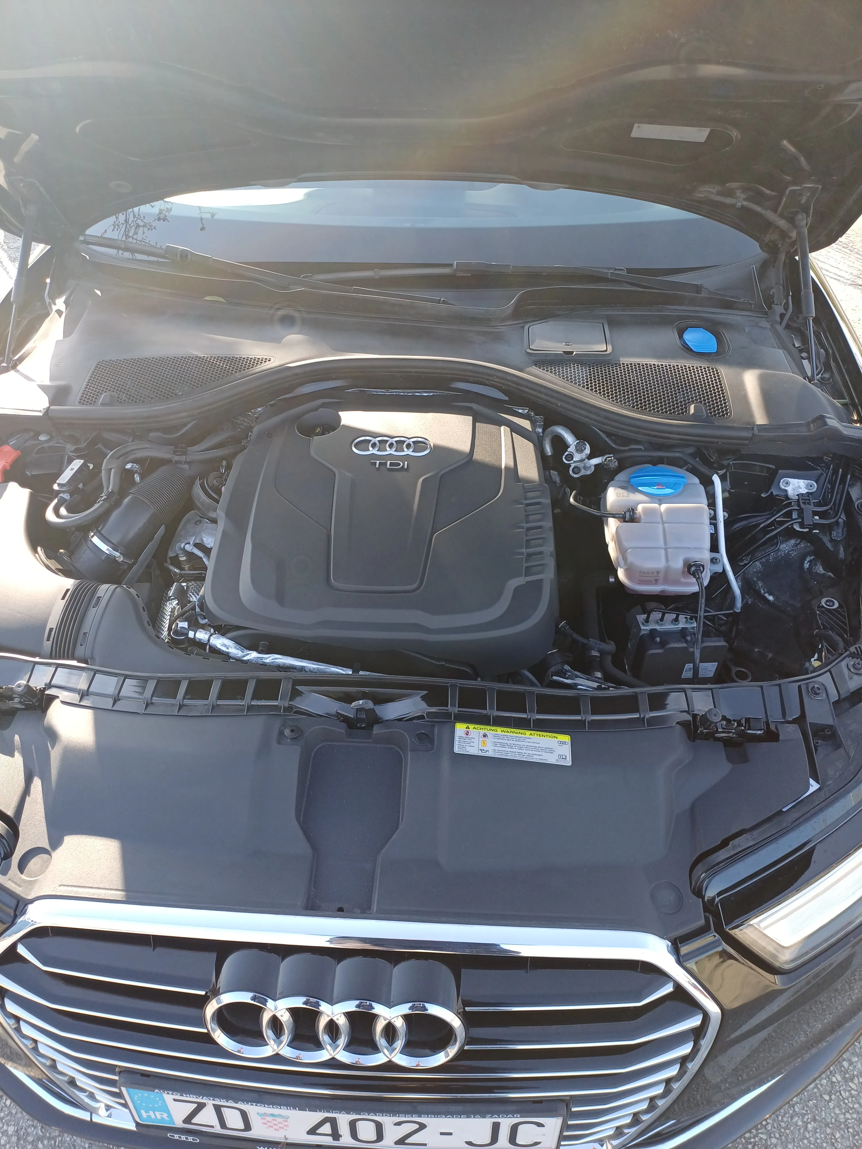 prodaje se audi a6 ultra 2.0.tdi 140kw prvi vlasnik - slika 8