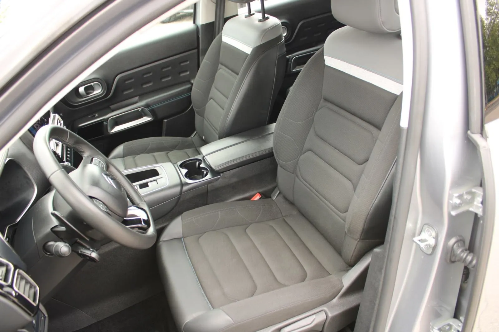 citroën c5 aircross 1.5 hdi automatik *led, navigacija* - slika 9