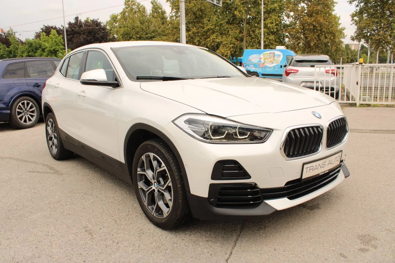 bmw x2 sdrive 18i automatik *led, navigacija, kamera* - slika 3