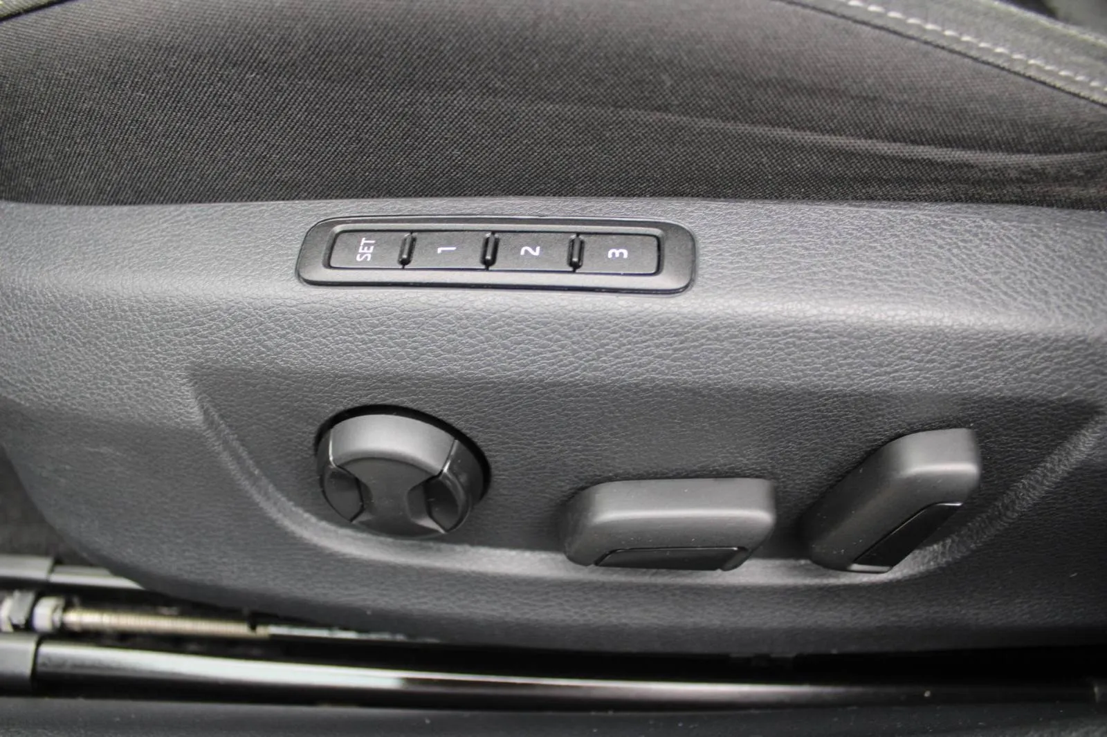 škoda superb 2.0 tdi dsg business *led, navigacija, kamera* - slika 12