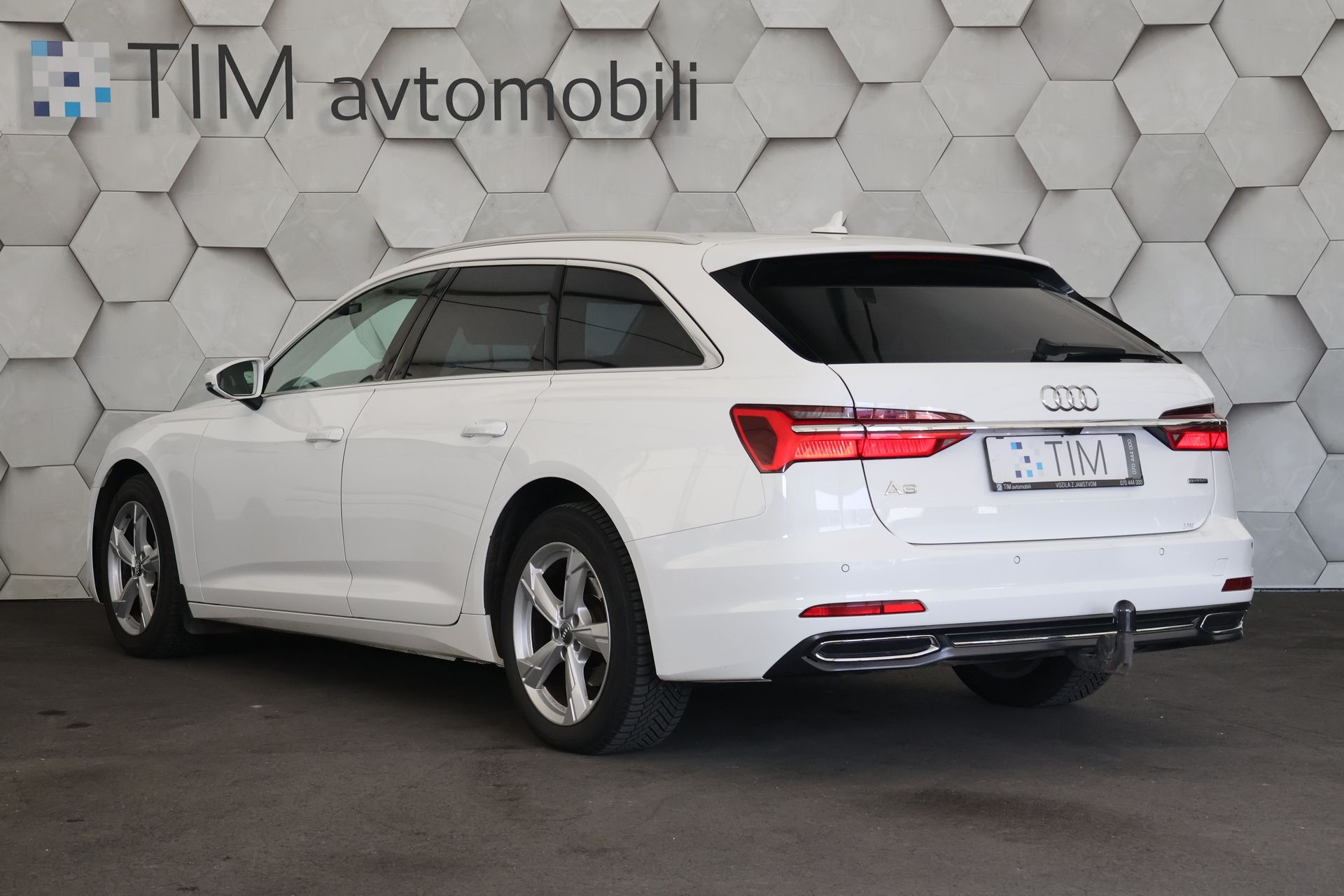 audi a6 avant 40tdi quattro s-tronic sport 204ks webasto kamera - slika 4