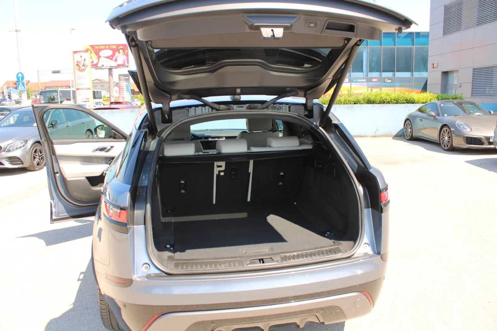 land rover range rover velar 2.0d 4wd r-dynamic - slika 17