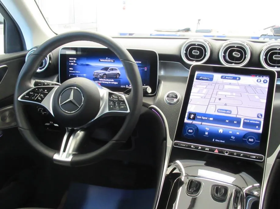 mercedes-benz glc 300 de 4matic avantgarde/panorama/burmester/memory - slika 14