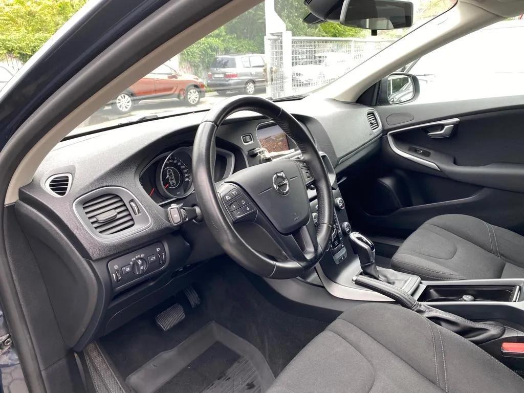 volvo v40 d3 kinetic automatik, navi, tempomat, 4x garancija!!! - slika 22