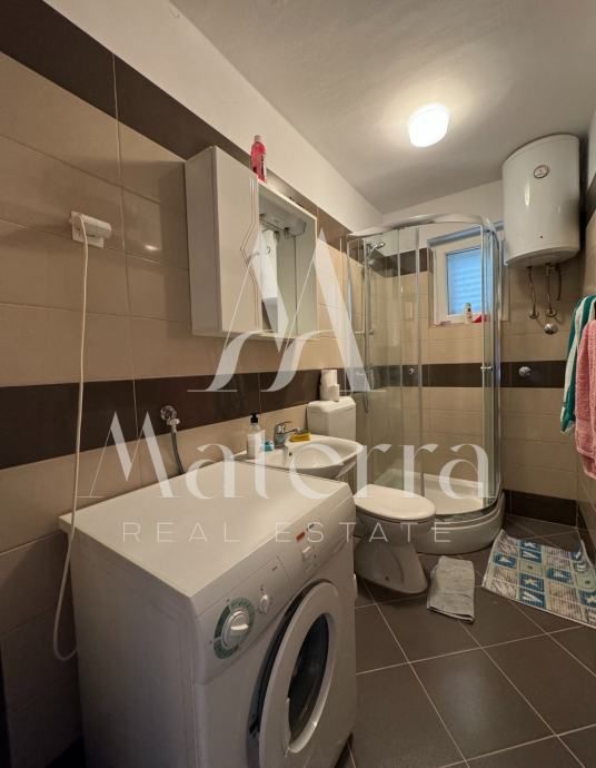 rijetkost, šibenik/centar, kuća sa 3 stana, parking, pogled na more - slika 3