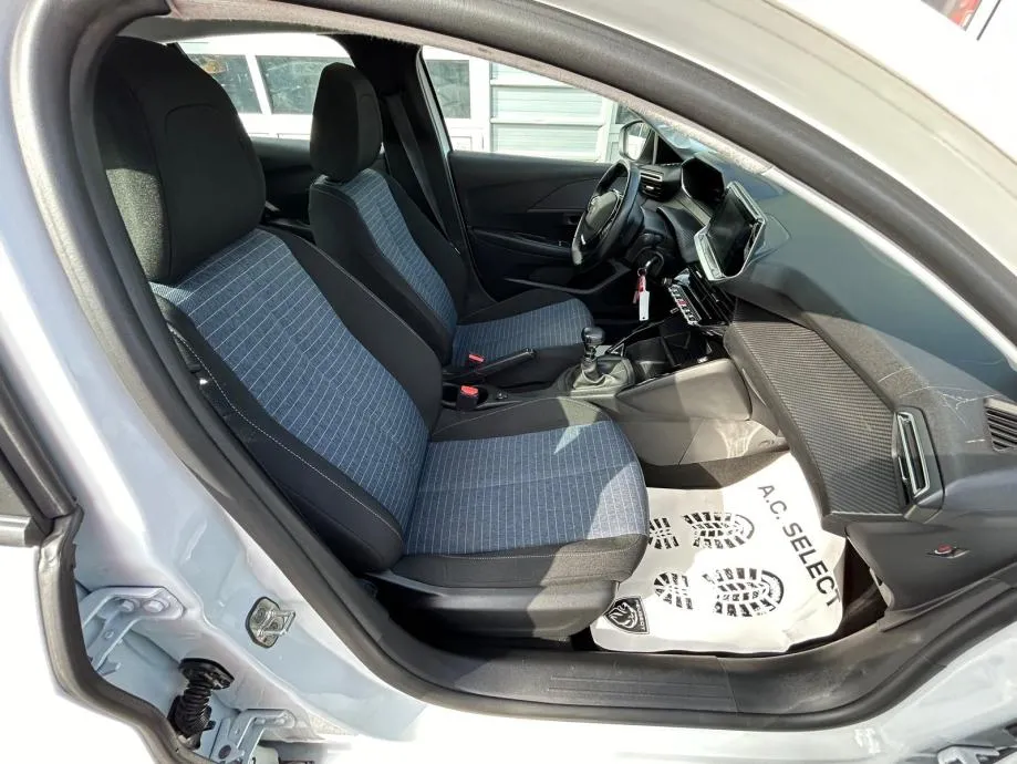 peugeot 208 1,5 bluehdi - 2021 - navi - servisna - reg 1 god !!! - slika 8