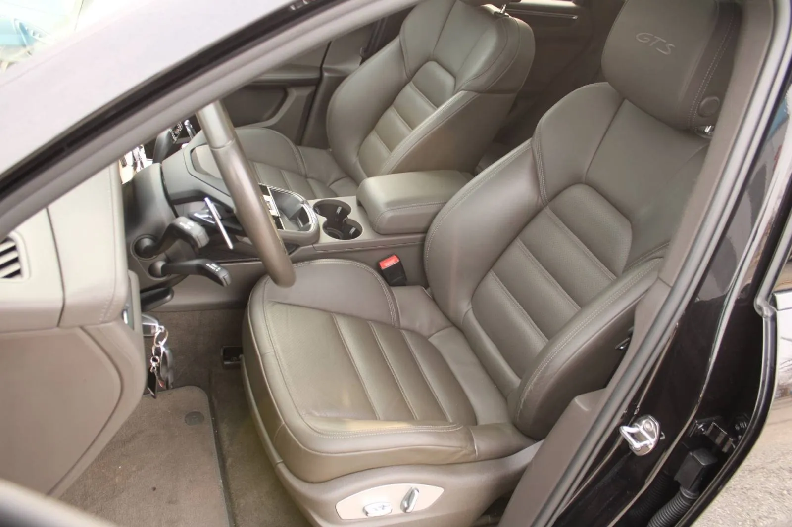 porsche macan gts 2.9 v6 *panorama, led, navigacija* - slika 8