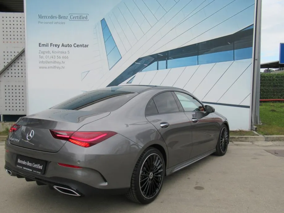 mercedes-benz cla 200 d amg/night/panorama/multibeam led/keyless/19'' - slika 8