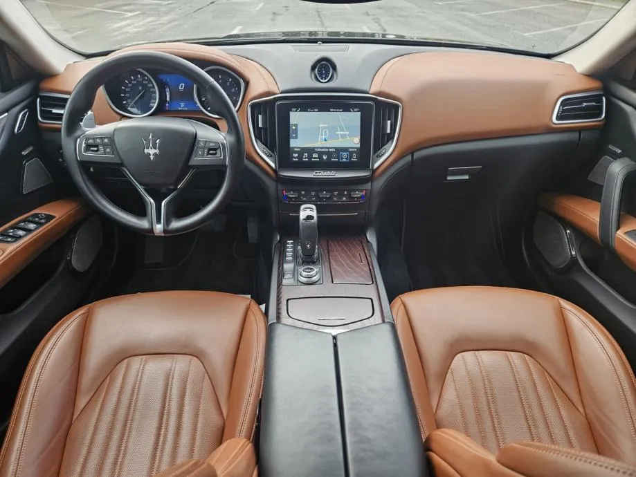 maserati ghibli sq4 3.0 v6 gran lusso - slika 14