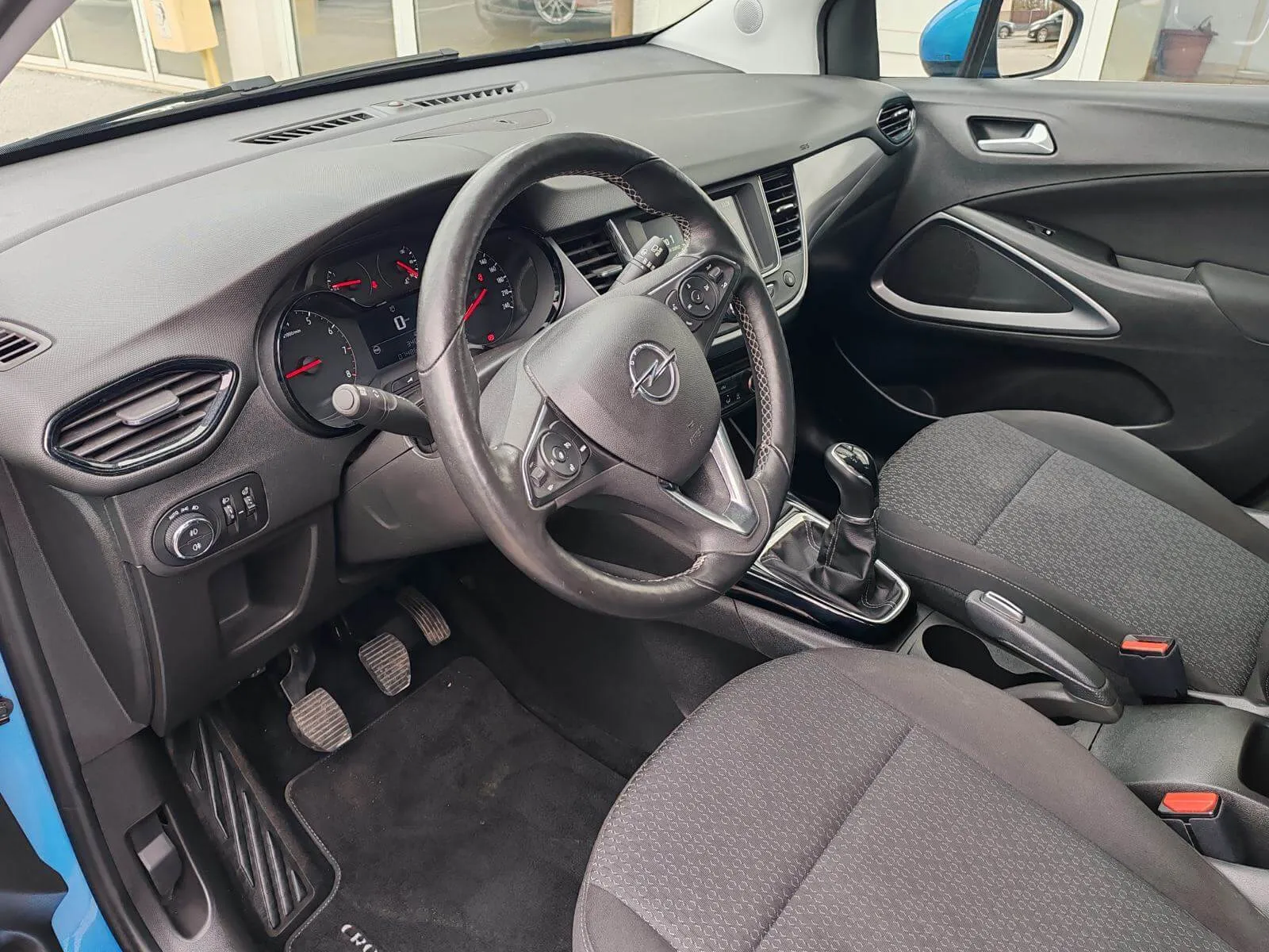opel crossland 1,2 turbo - slika 8
