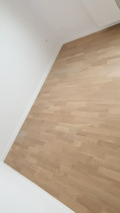 mdf bijela sokl lajsna folija 2420x80x16 mm - slika 2