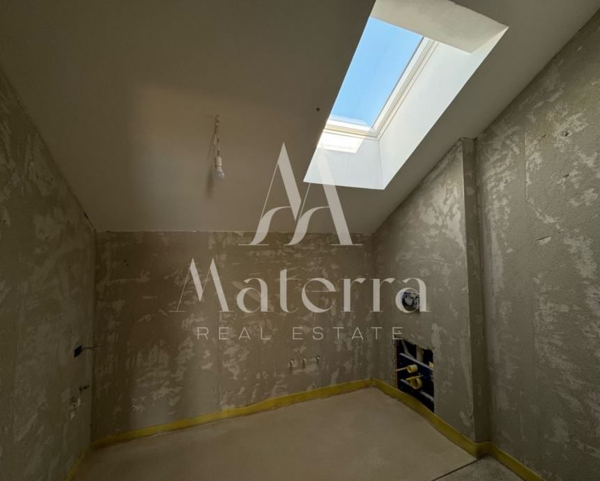 luksuzni stan, 138m2 sa galerijom i pogledom na grad i more - slika 6