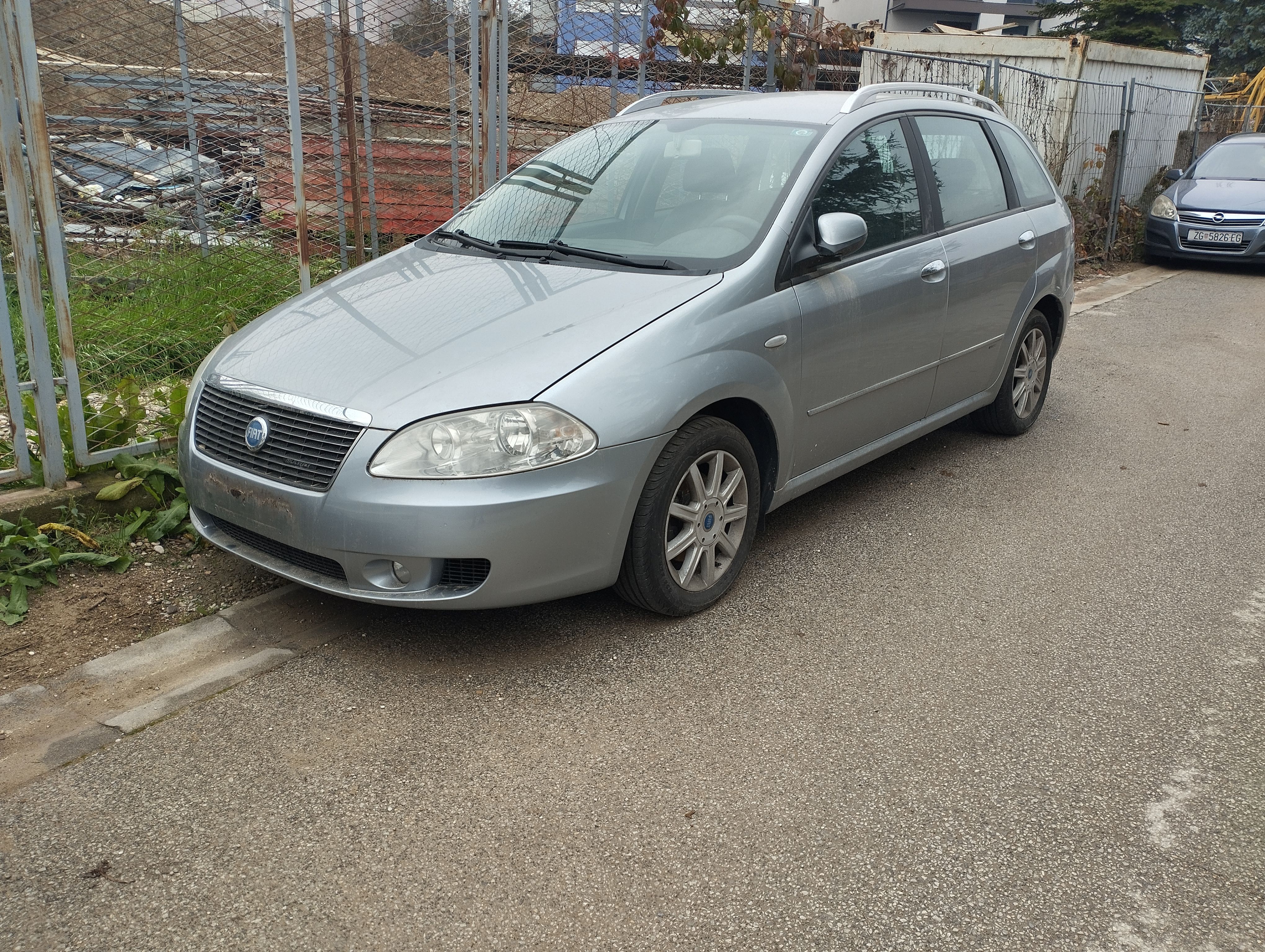 Fiat croma u dijelovima prodajem - Zagreb