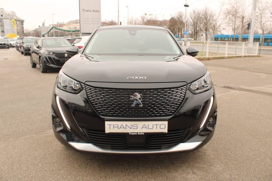 peugeot 2008 1.2 puretech allure *navigacija, led, kamera* - slika 2