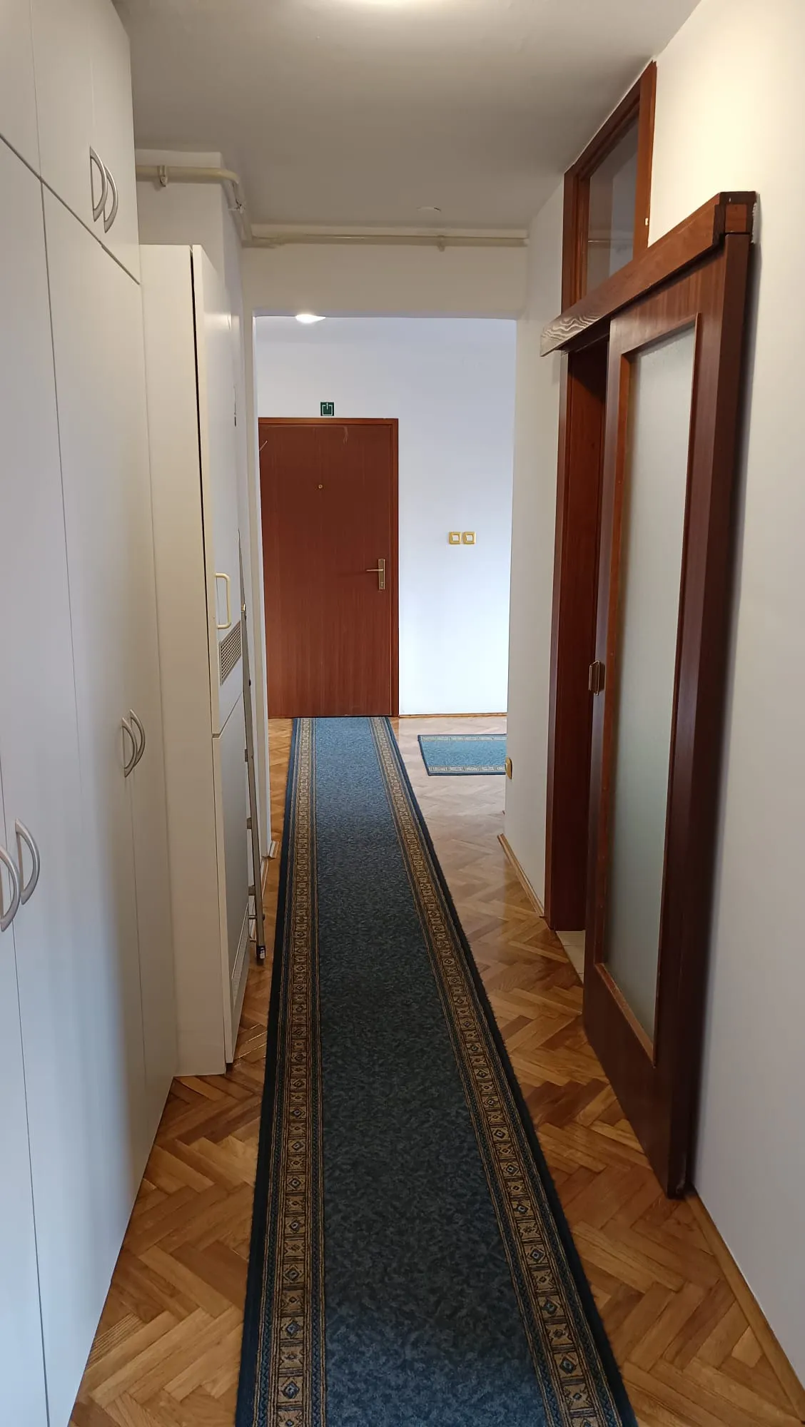 trnje-vrbik; iznajmljuje se poslovni prostor u zgradi na 2. katu - slika 11