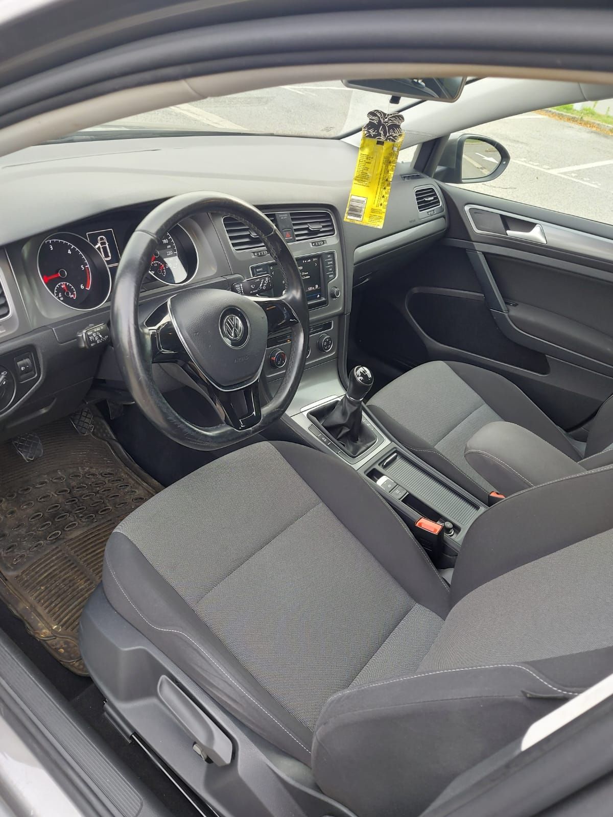 prodajem vw golf 7 karavan 2016g - slika 5