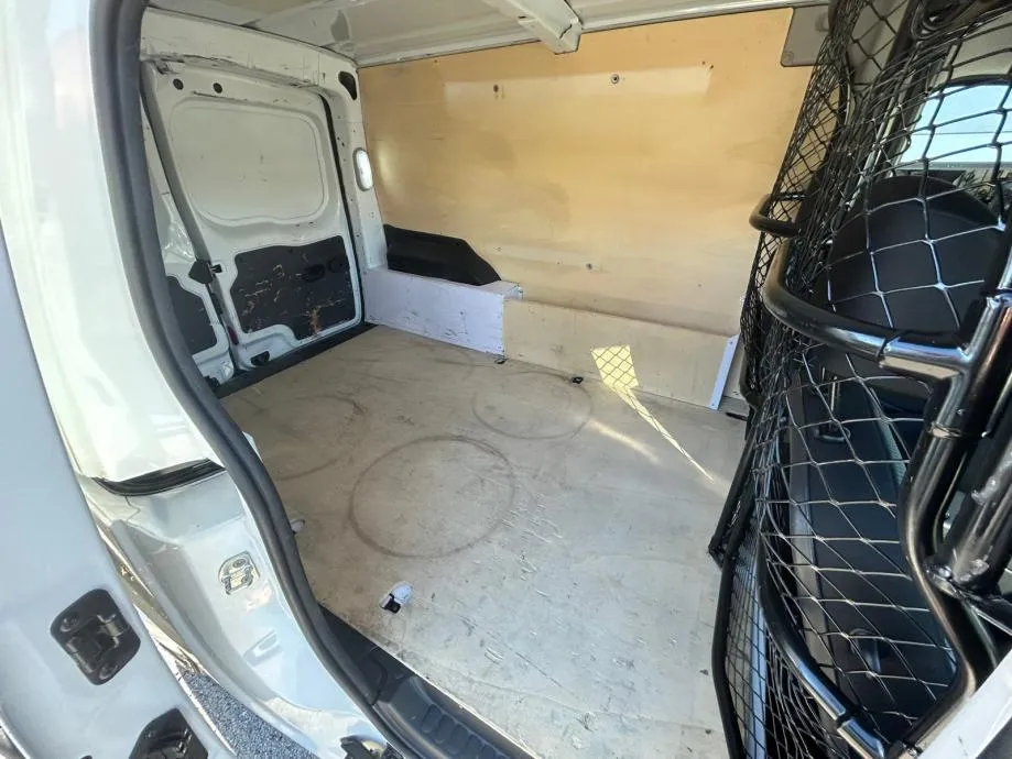 renault kangoo maxi 1.5 dci -140000km - model 2022 - slika 16