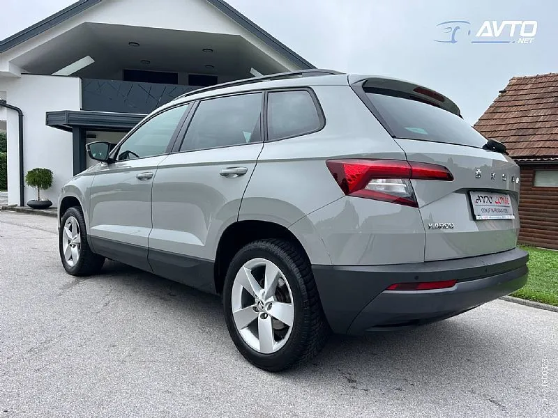 škoda karoq selection 1.5 tsi -1 vlasnik-alu-navi-led-cam - slika 5
