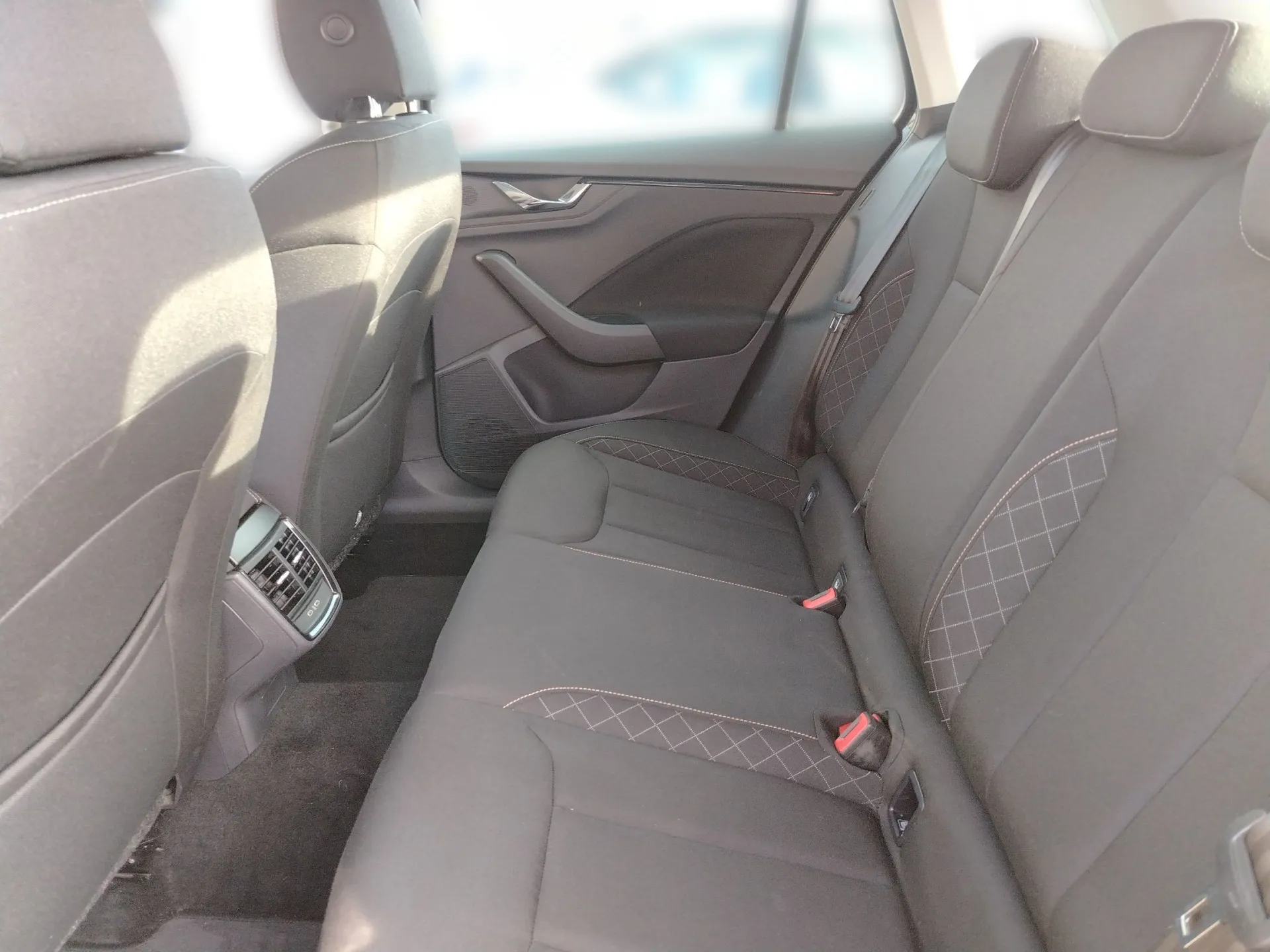 škoda kamiq 1.6 tdi dsg style - slika 11