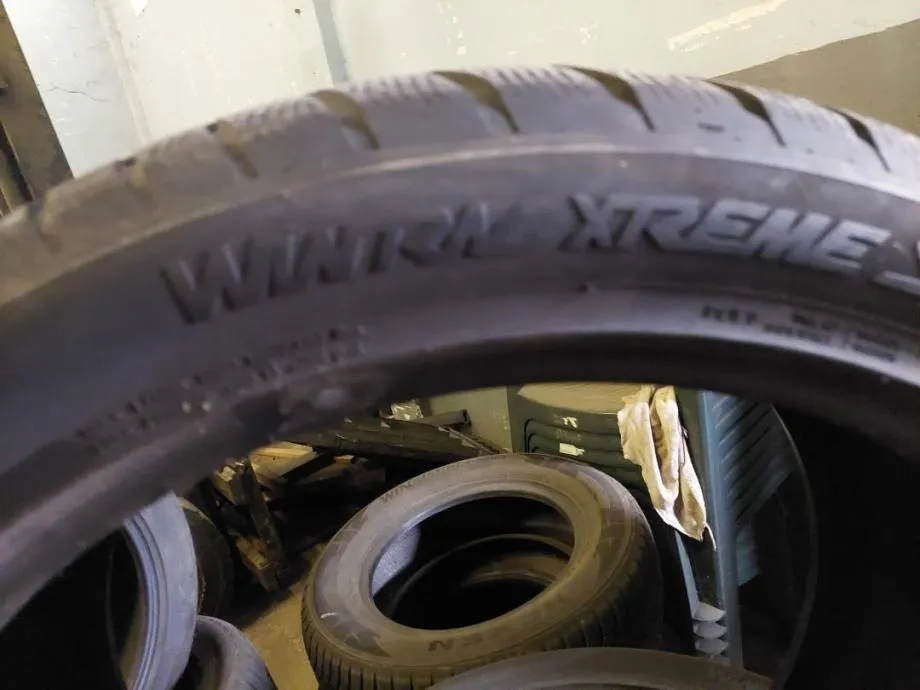 gume zimske vredestein 285/40/22 4 kom i ljetne continental 8 komada - slika 6