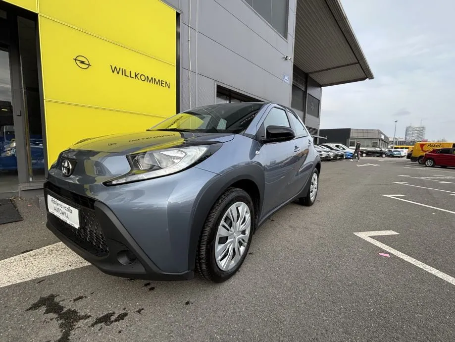 toyota aygo x 1,0 vvt - i x-play - slika 4