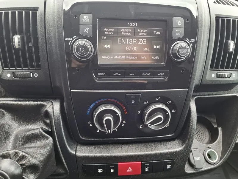 peugeot boxer 2.2 hdi*140ks*klima*navigacija*park.kamera* - slika 16