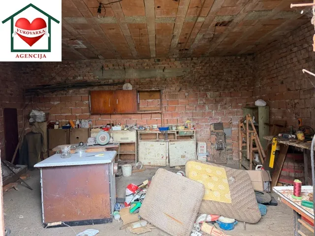 vukovar, sajmište 194 kuća 40m2 i 3 p.z. na ok. 1079 m2 - slika 16