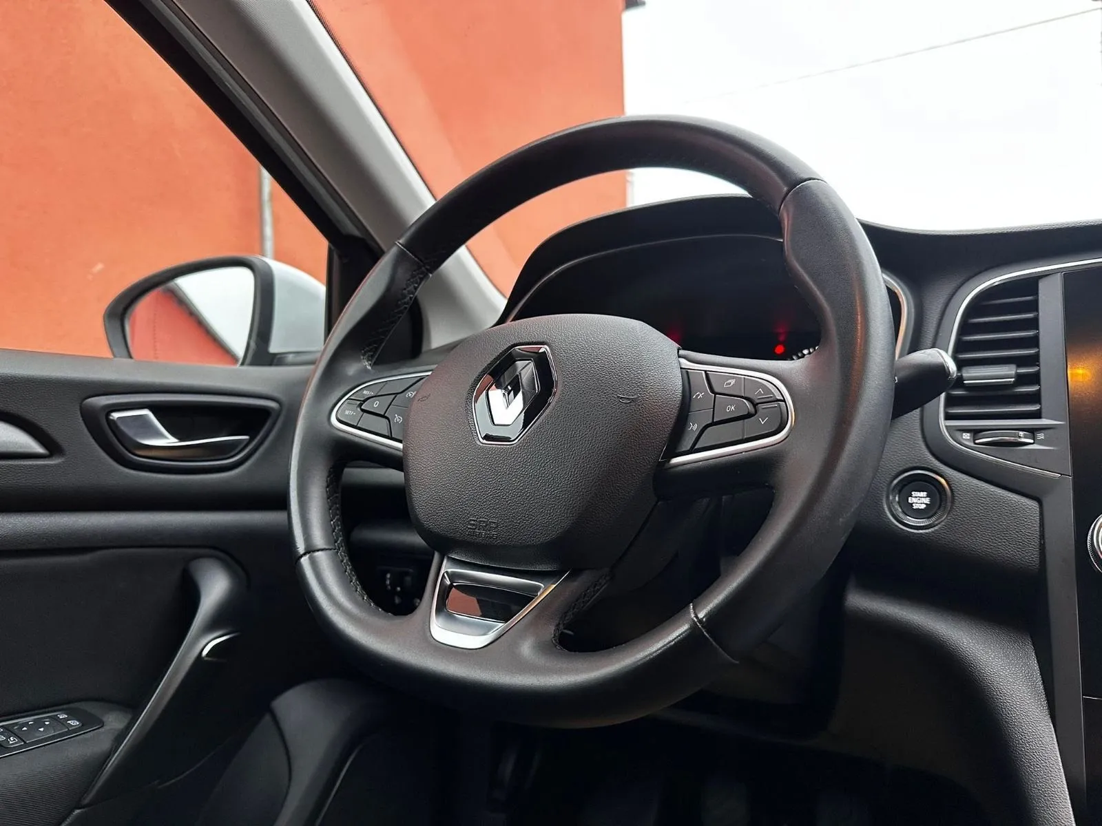 renault megane grandtour dci •2022.g.•navi•leasingbezučešća• - slika 6