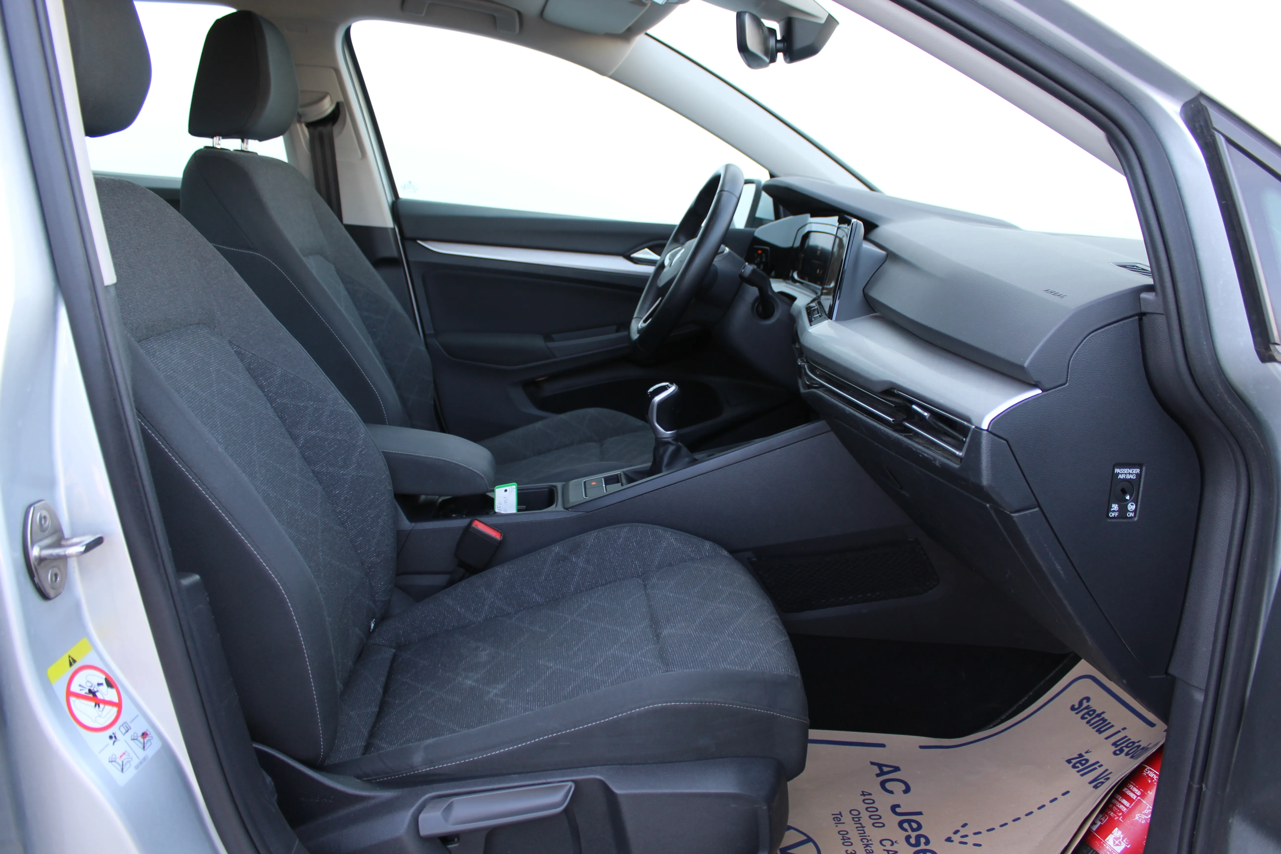 13112 volkswagen golf 2.0 tdi life - slika 10