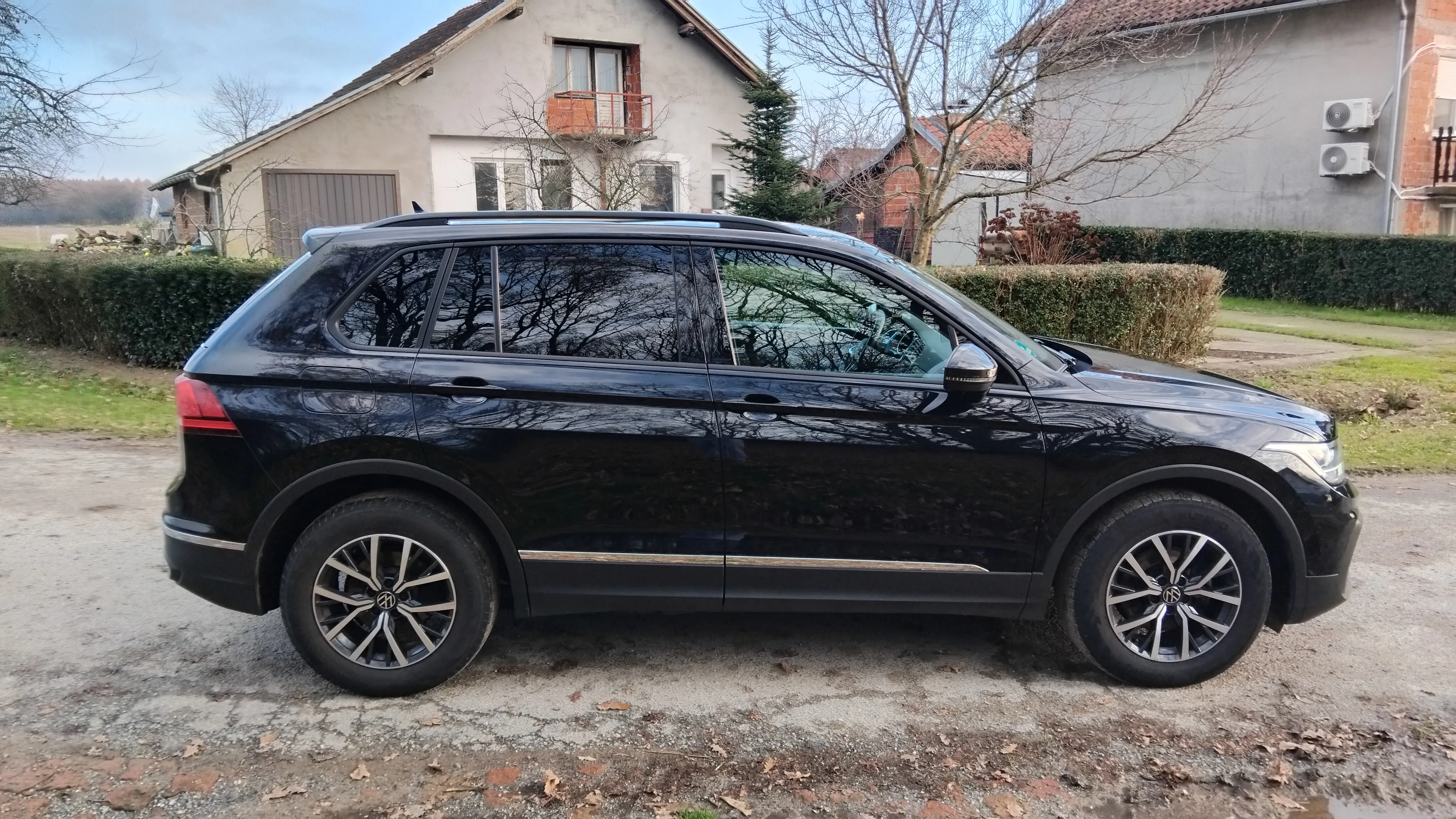 vw tiguan 2,0tdi highline oprema 2022god. - slika 6