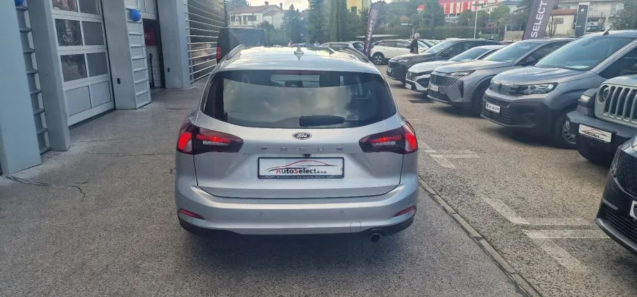 ford focus 1.5 tdci - automatik - 2022 - redizajn - navi - reg 1 god ! - slika 5