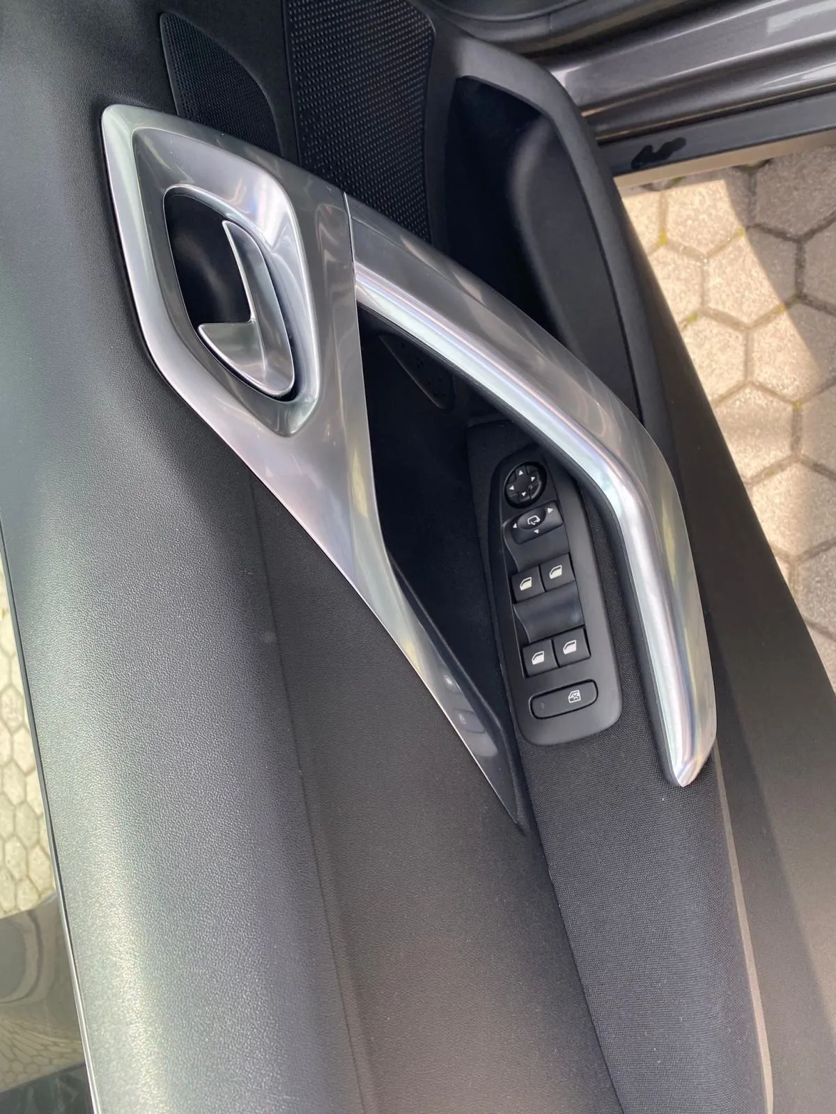 peugeot 2008 1,2 puretech automatik, navi, tempomat, 4x garancija!!! - slika 23