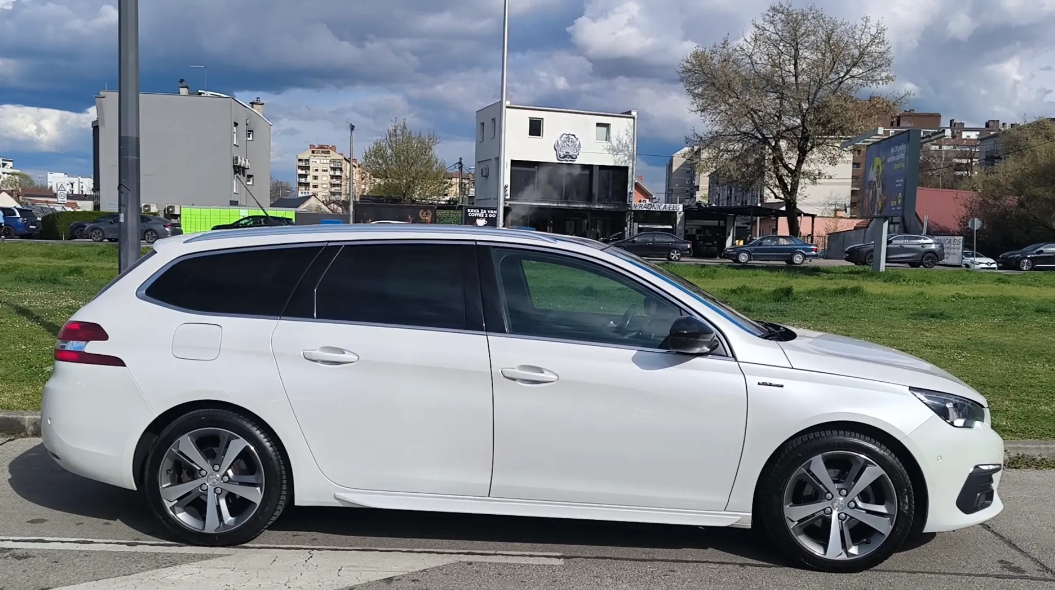 peugeot 308 sw 1,5 hdi, gt line,panorama, veliki servis, ekstra stanje - slika 11
