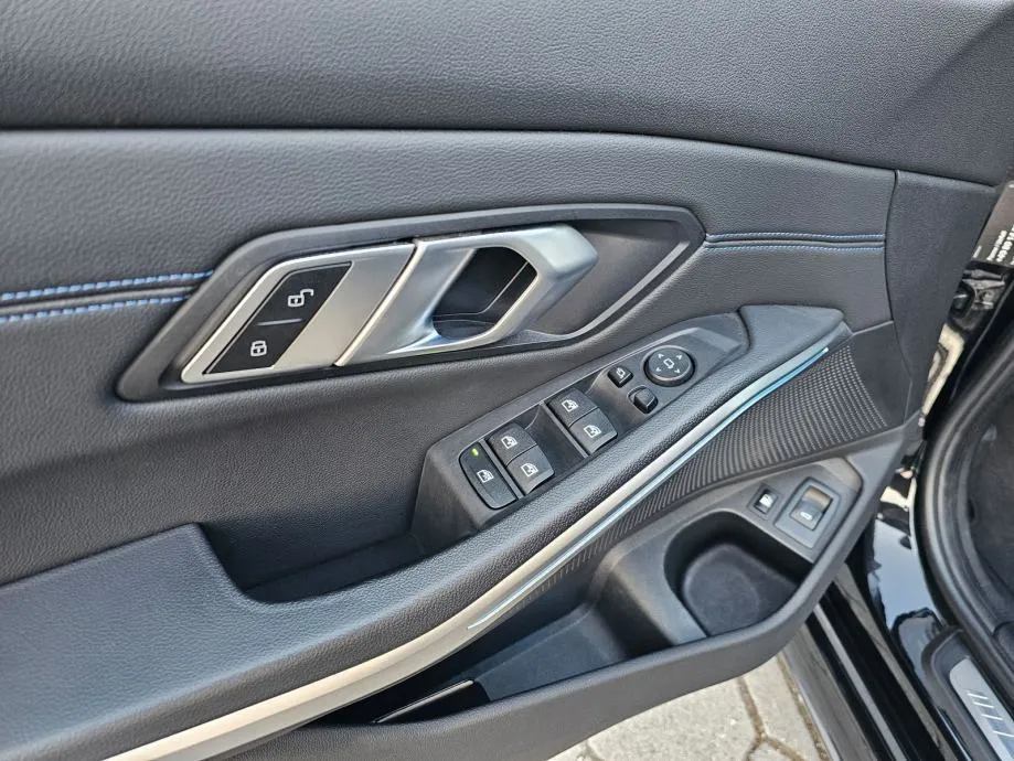 bmw 330e, m-paket, laser, virtual, koža, harman/kardon, ambi, reg, pdv - slika 20