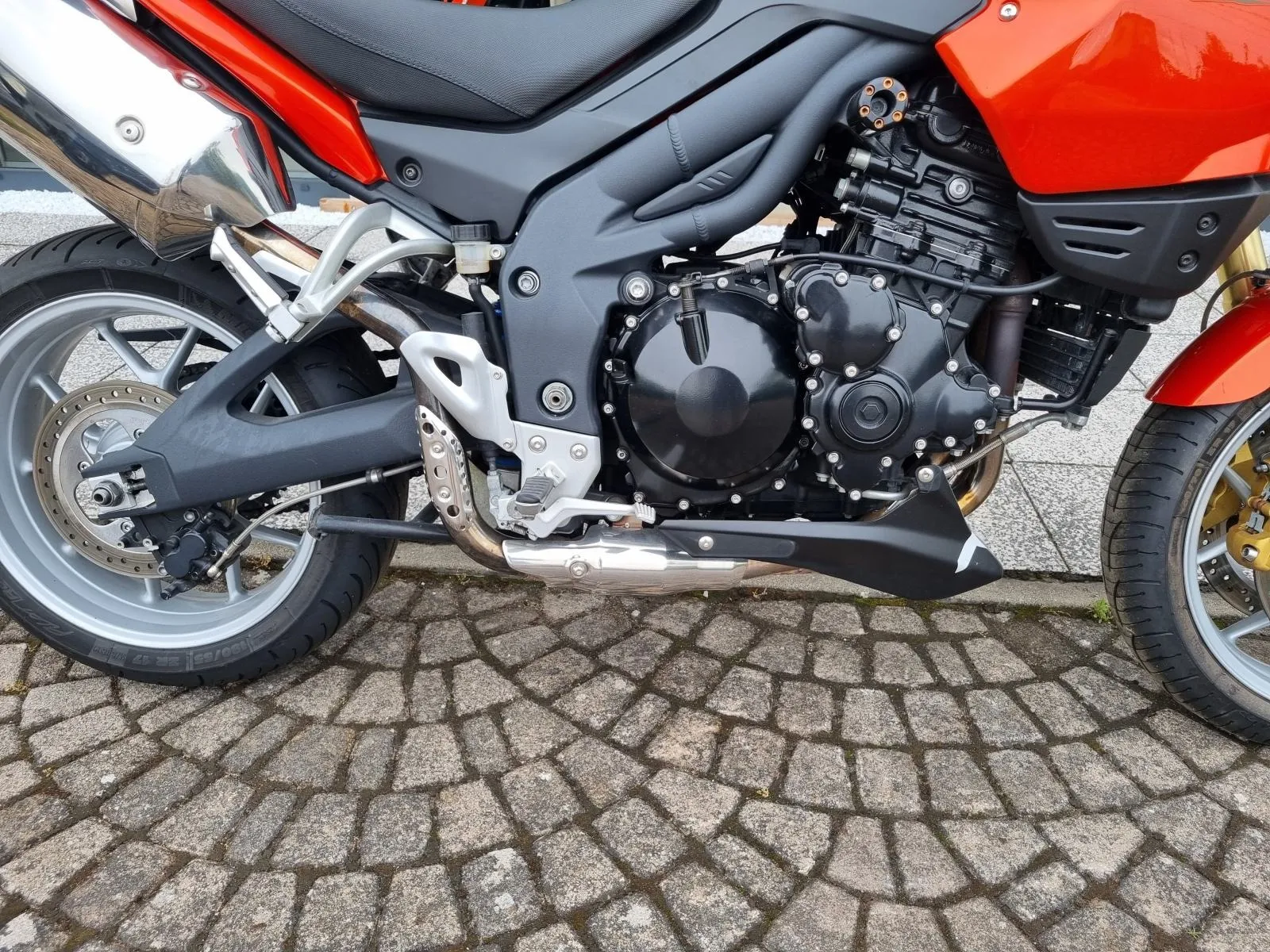 triumph tiger 1050, 2009 god. - slika 5