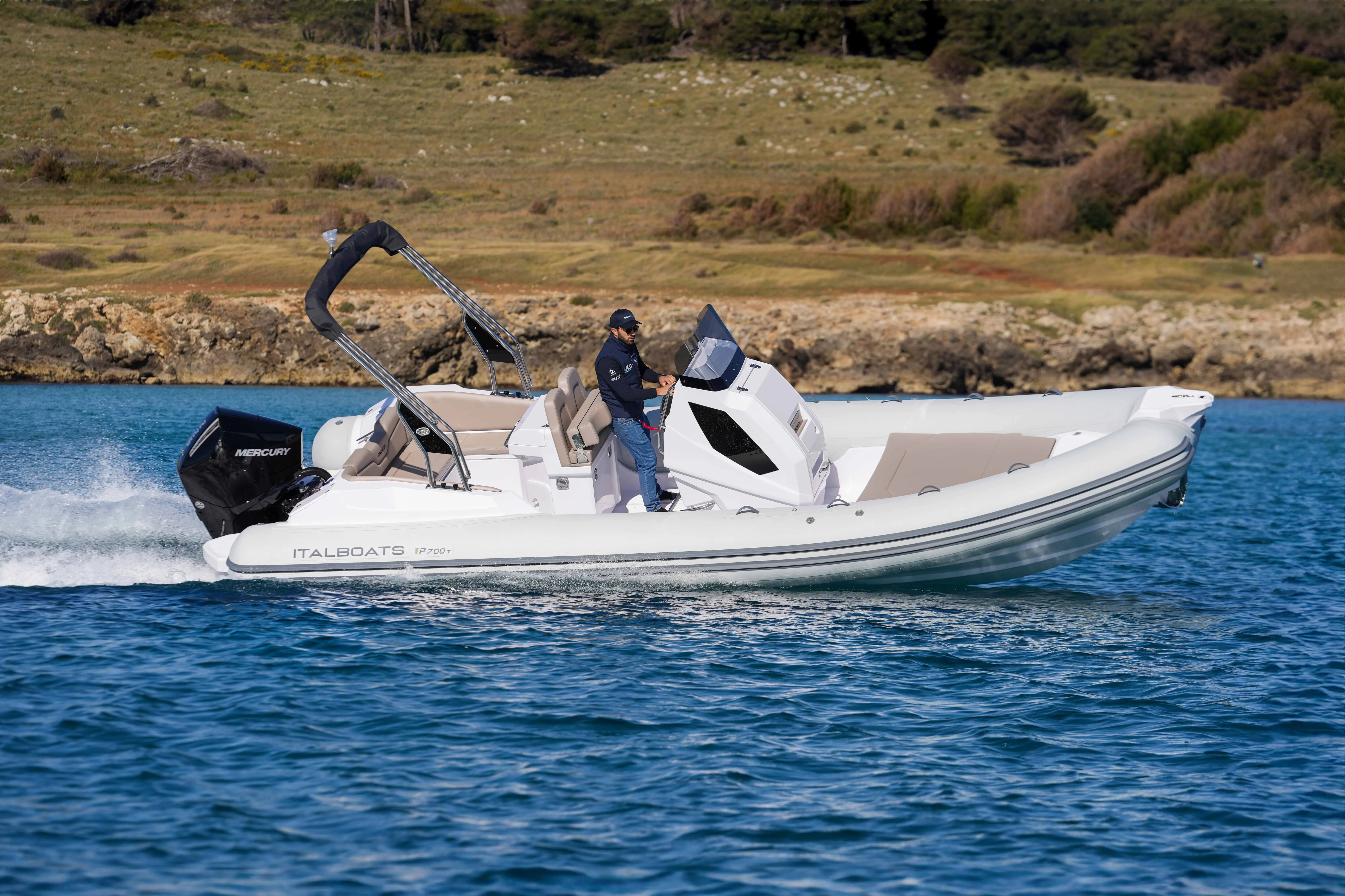 najam broda - italboats predator 700t - 250 ks (2025.) - slika 20