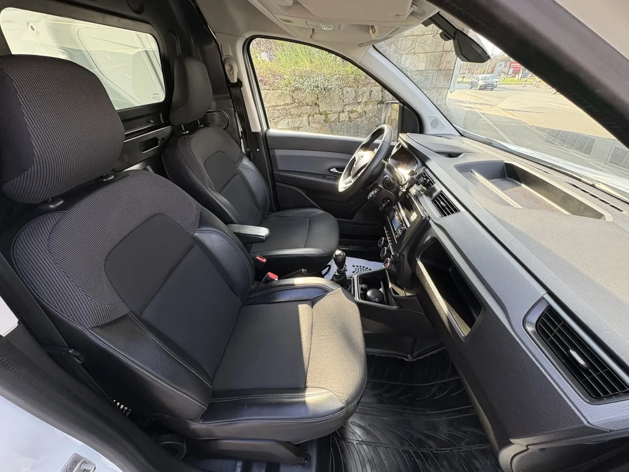 renault express furgon 1,5 blue dci 75 - slika 14