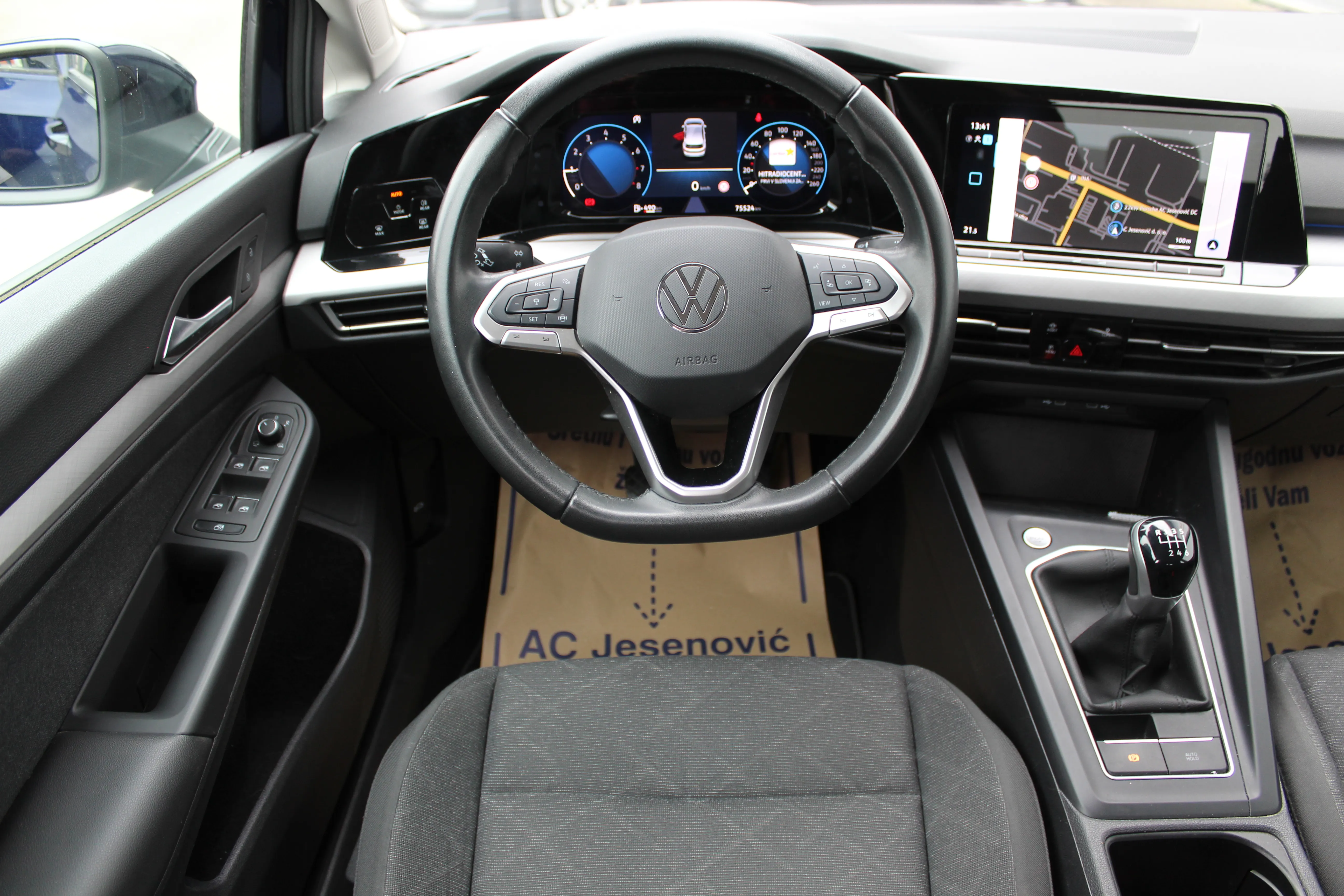 13168 volkswagen golf 1.0 tsi life - slika 10
