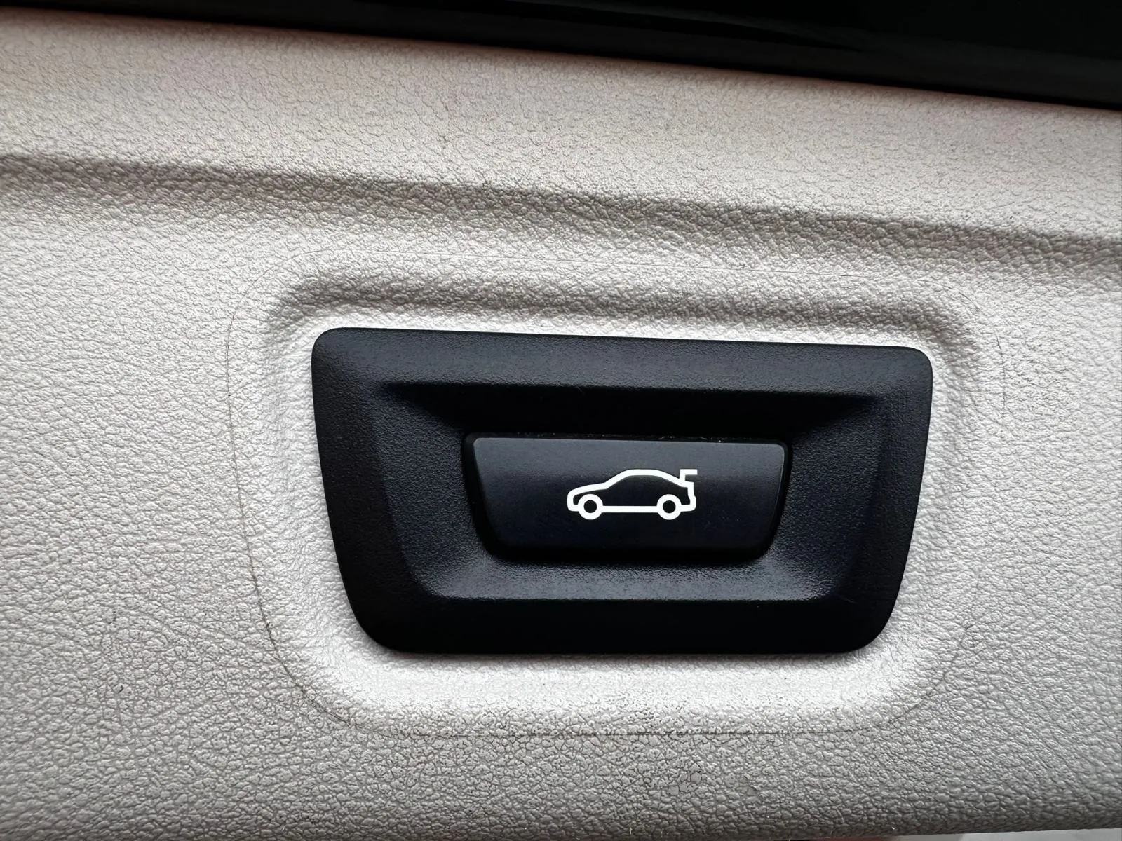 bmw serija 3 touring 318d automatik•2021.g.•tempomat•navi• - slika 8