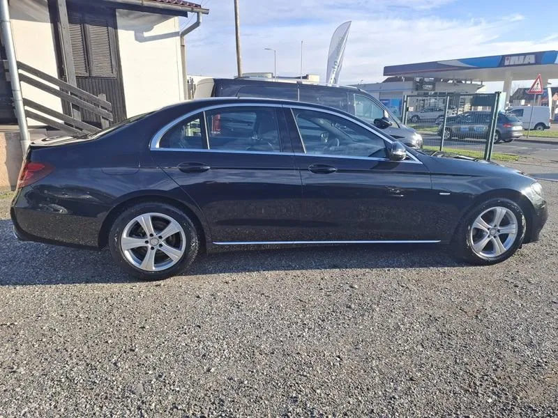 mercedes-benz e-klasa 300 d*245ks*climatronic*navigacija*park.kamera* - slika 4