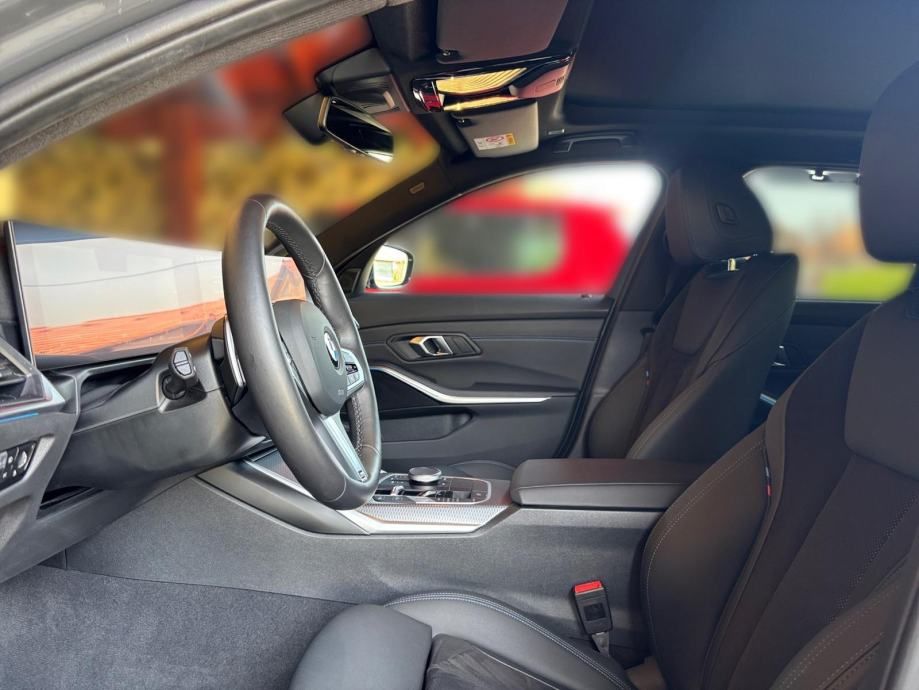 bmw serija 3 touring 320d m sport automatik panorama - slika 8