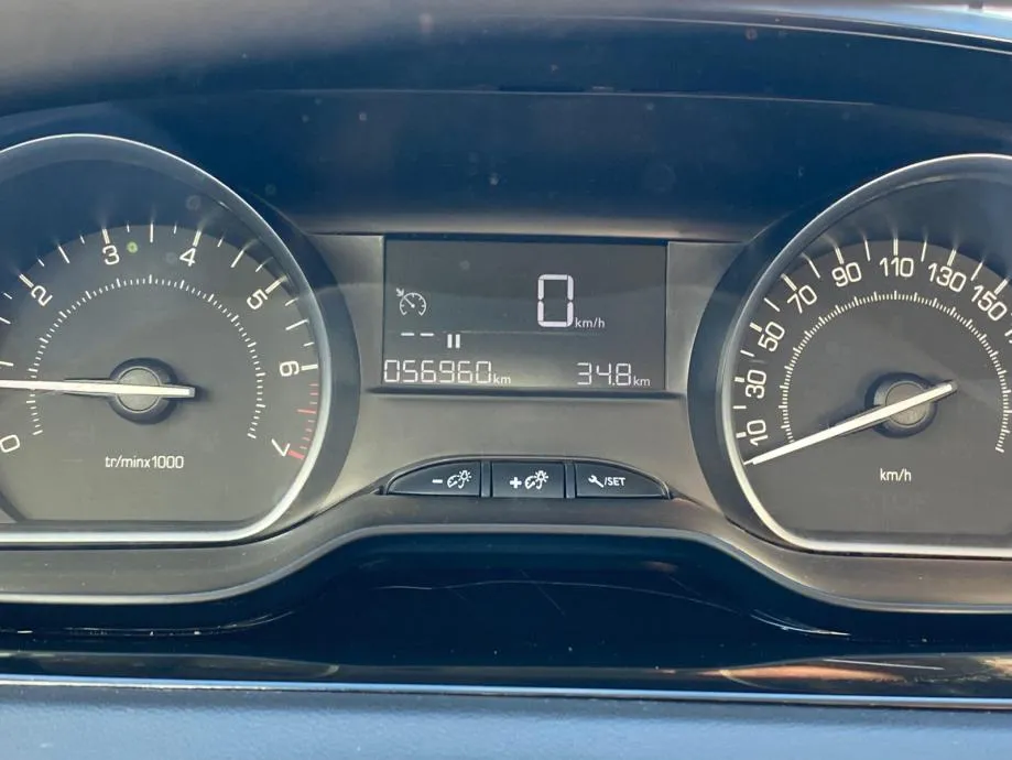 peugeot 208 1,2 affaire 4xgarancije - slika 14