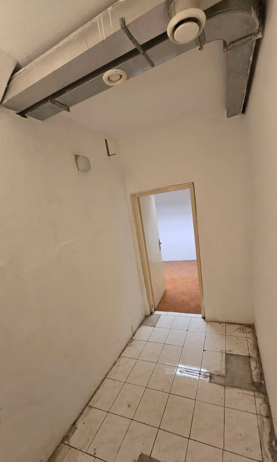 poslovni prostor 50m2 malešnica - slika 14